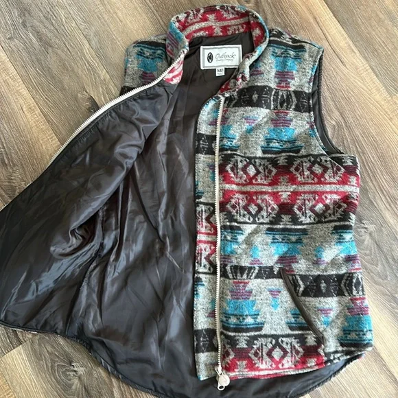 Outback trading company western Aztec style vest size medium with pockets - Picture 8 of 14